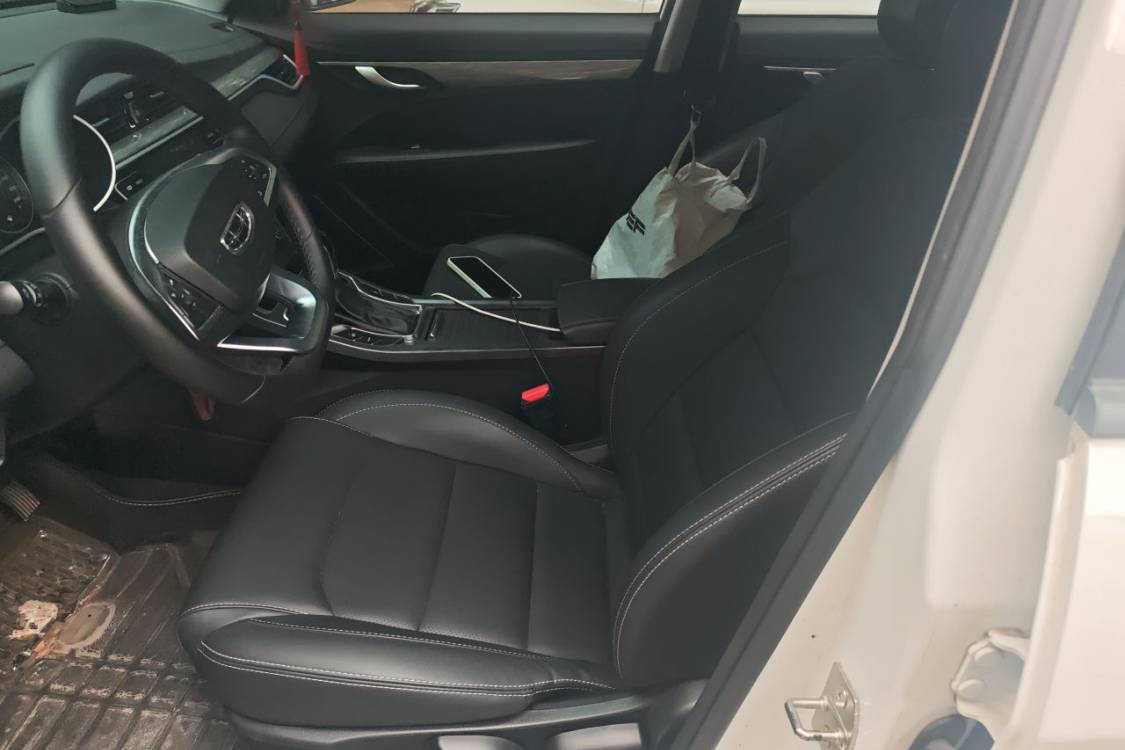 GEELY Emgrand 2019 #18 GEELY Emgrand 2019 car image #18