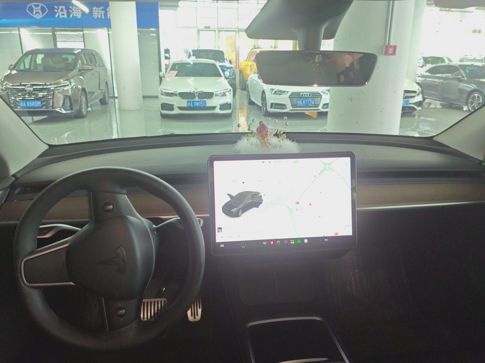 Tesla Model Y 2021 #5 Tesla Model Y 2021 car image #5