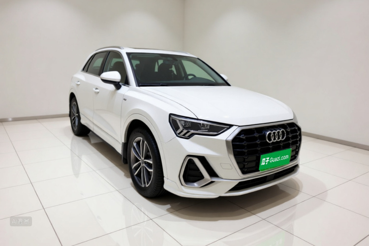 Audi Q3 2022 car image #4