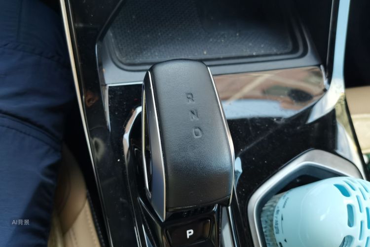 GEELY Boyue L 2024 car image #16