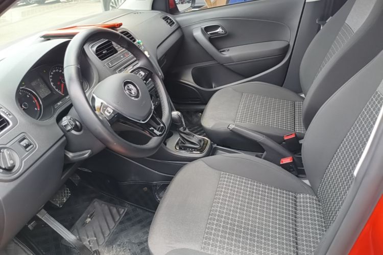 Volkswagen Polo 2019 car image #19