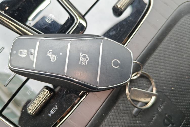 BYD Han 2025 car image #9