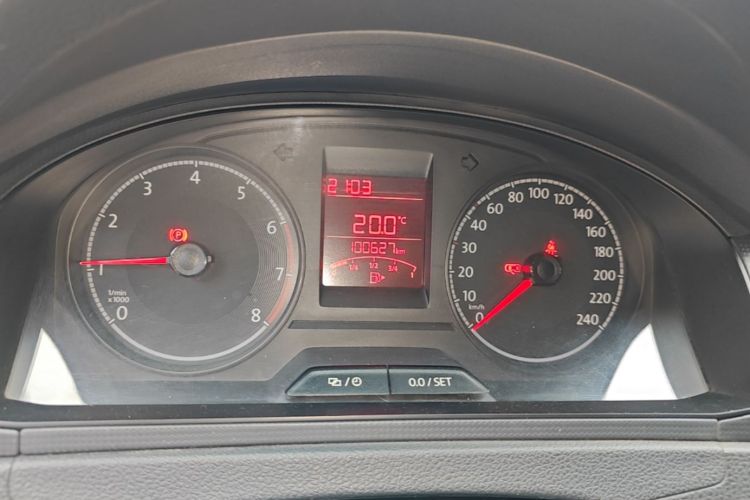 Volkswagen Santana 2017 car image #12