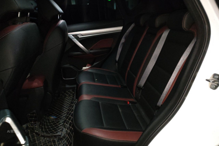 GEELY Coolray 2021 immagine di auto #19