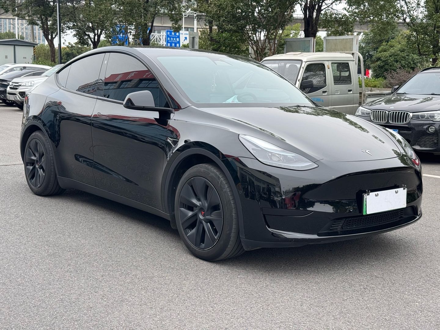 Tesla Model Y 2023 immagine di auto #5