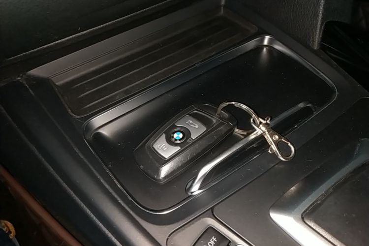 BMW 3 Series 2019 #14 BMW 3 Series 2019 car image #14