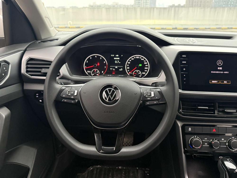 Volkswagen T-Cross 2021 #14 Volkswagen T-Cross 2021 car image #14