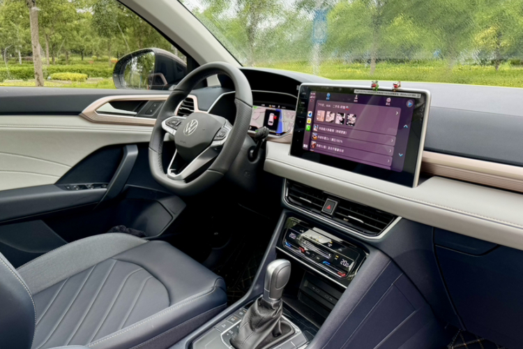 Volkswagen Tharu 2024 car image #14