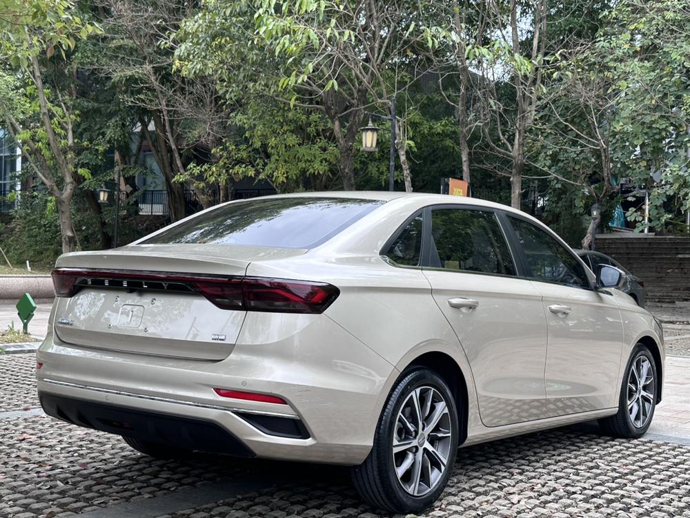 GEELY Emgrand 2022 car image #6