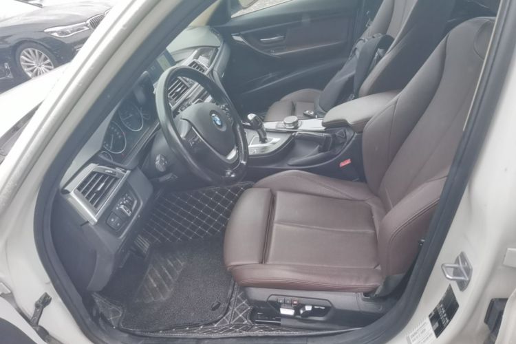 BMW 3 Series 2019 #19 BMW 3 Series 2019 car image #19