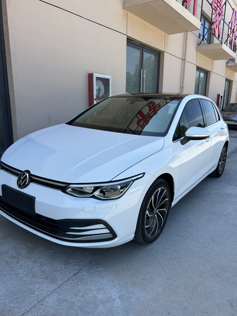 Volkswagen Golf 2023 صورة سيارة #2