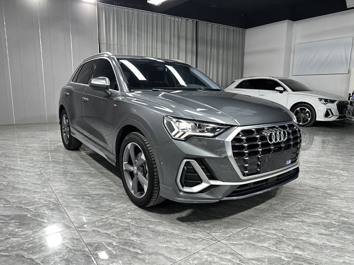 Audi Q3 2022 car image 