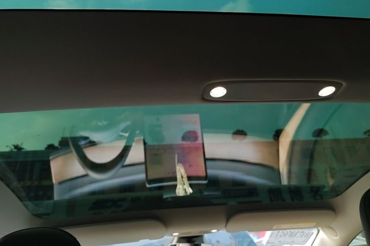 Tesla Model 3 2022 car image #18