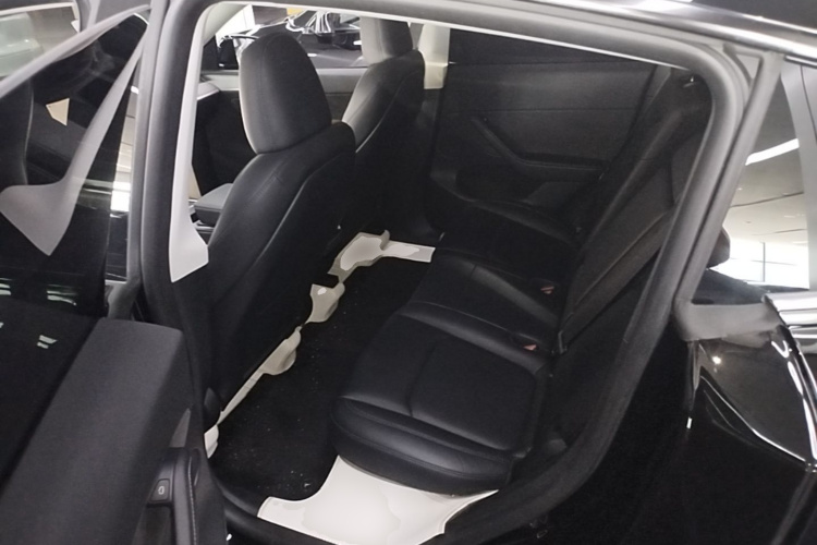 Tesla Model Y 2023 #17 Tesla Model Y 2023 car image #17