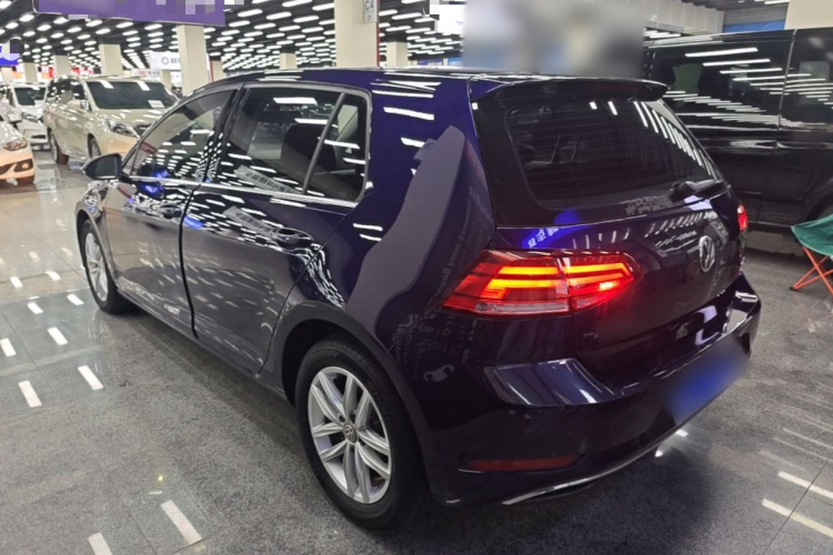 Volkswagen Golf 2019 car image #5