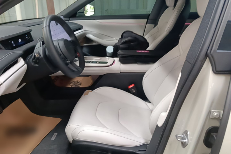 MI SU7 2024 car image #15