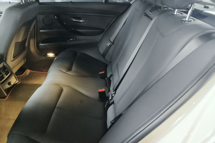 BMW 3 Series 2017 #17 BMW 3 Series 2017 car image #17