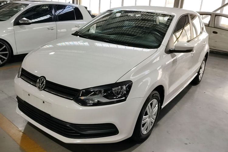 Volkswagen Polo 2016 car image #2