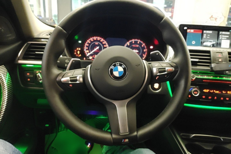 BMW 3 Series 2018 #11 BMW 3 Series 2018 car image #11
