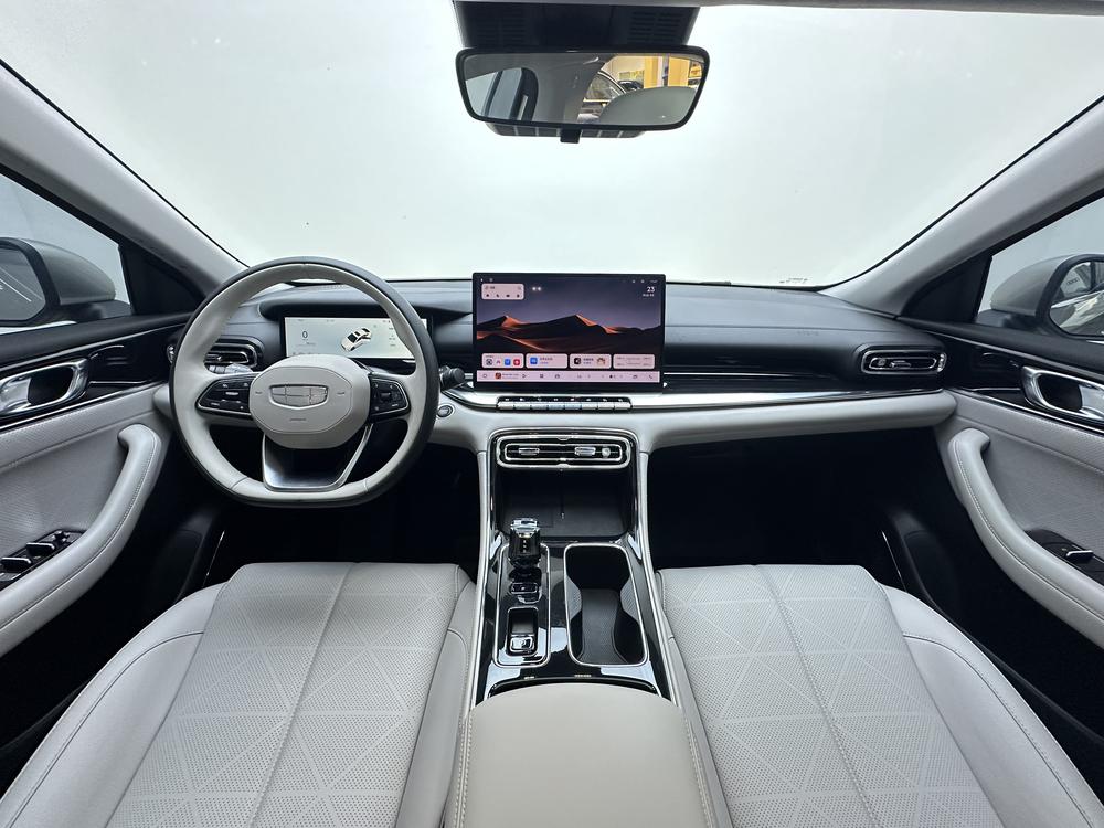 GEELY Emgrand 2026 car image #14