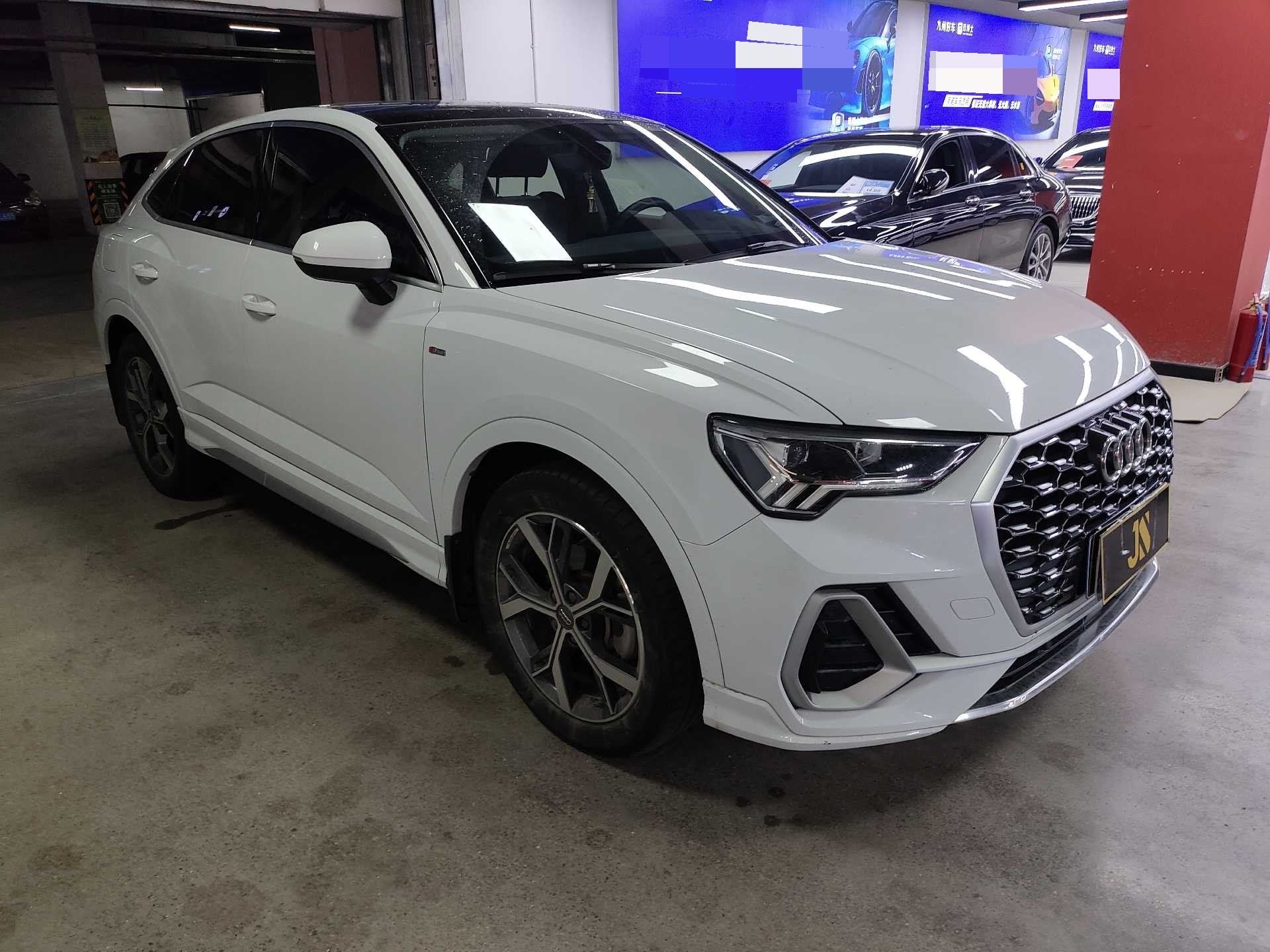 Audi Q3 2021 car image #2