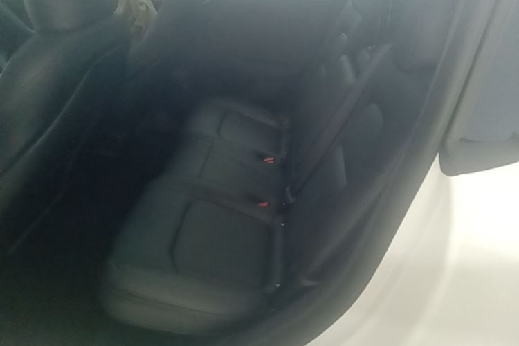 Tesla Model Y 2024 #17 Tesla Model Y 2024 car image #17