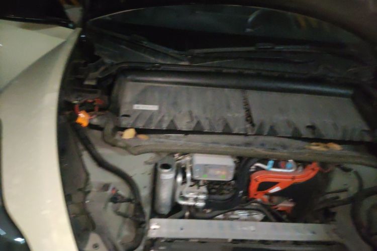 Tesla Model Y 2022 car image #24