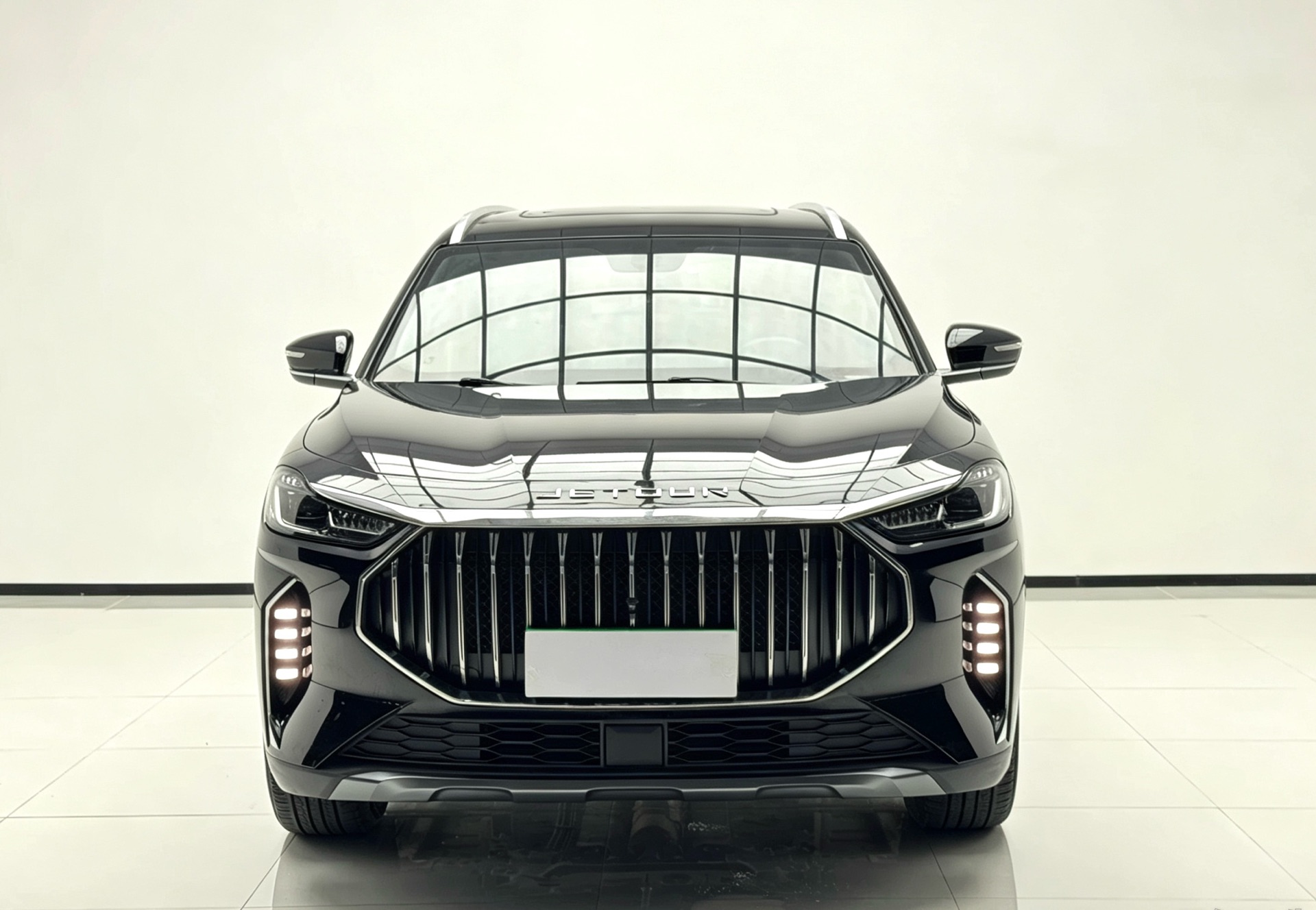 Jetour X70 PLUS 2023 #2 Jetour X70 PLUS 2023 car image #2