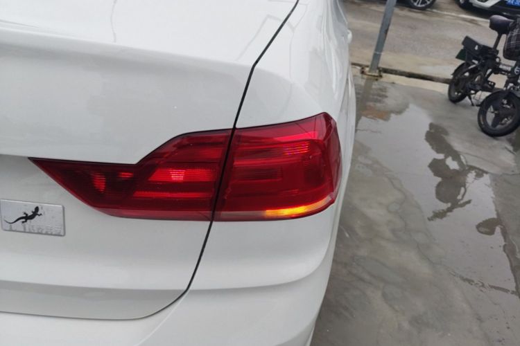 Volkswagen Santana 2018 car image #8