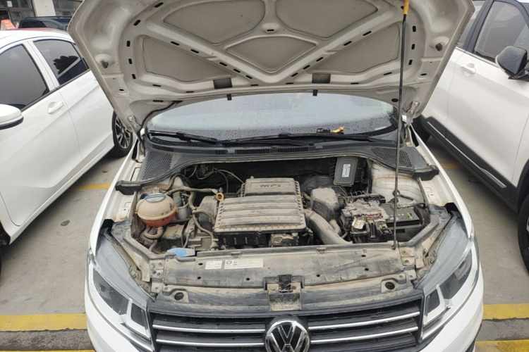 Volkswagen Santana 2017 car image #20