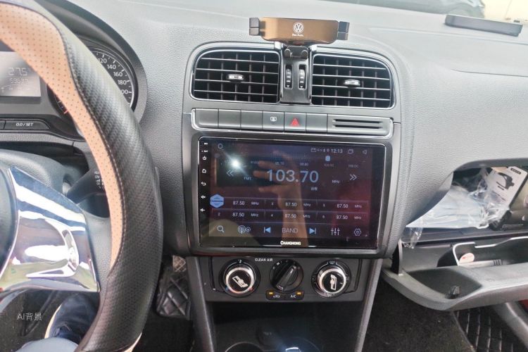 Volkswagen Polo 2018 car image #15