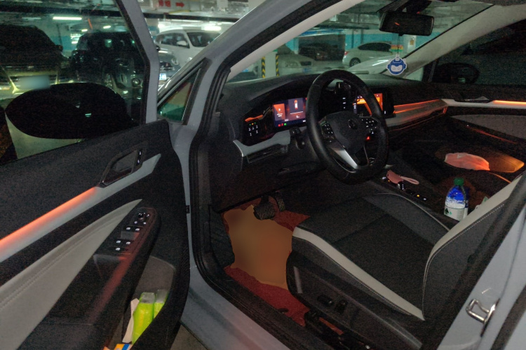 Volkswagen Golf 2021 immagine di auto #9