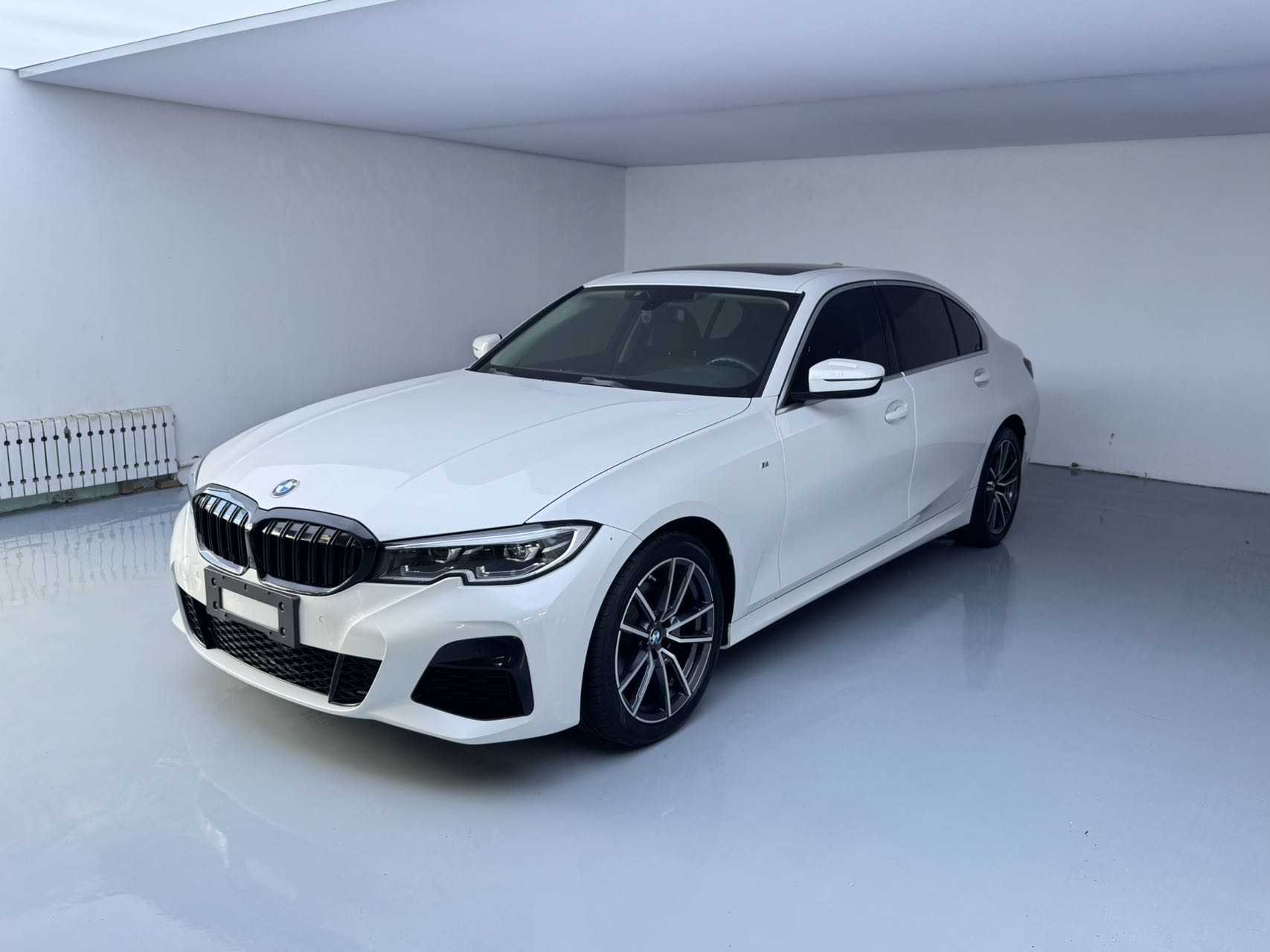 BMW 3 Series 2022 BMW 3 Series 2022 car image
