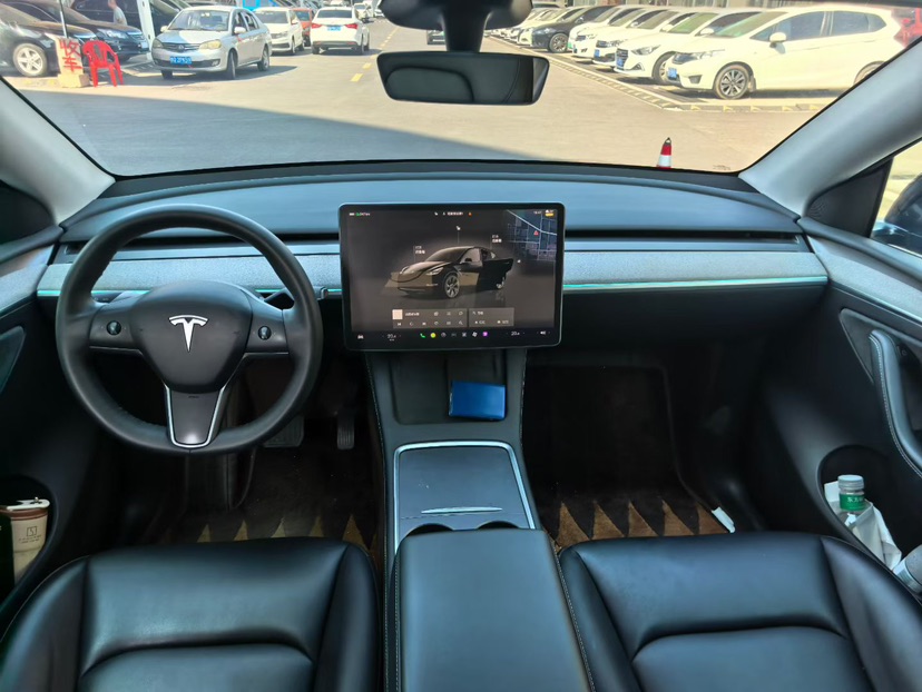 Tesla Model Y 2024 #9 Tesla Model Y 2024 car image #9