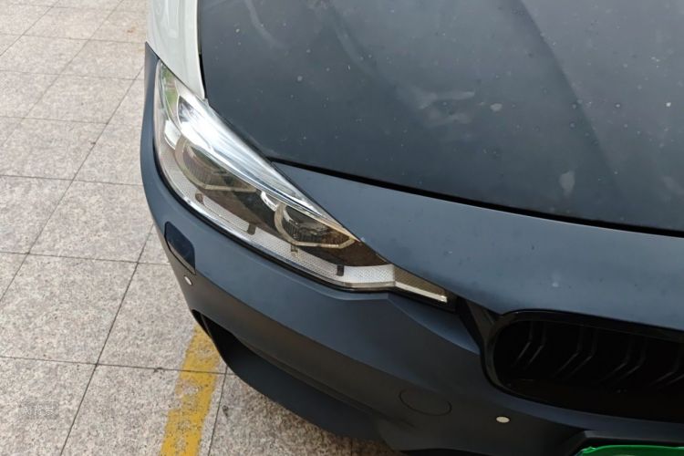 BMW 3 Series 2019 car image #8