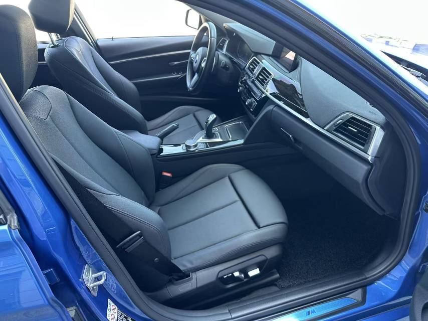 BMW 3 Series 2018 #19 BMW 3 Series 2018 car image #19