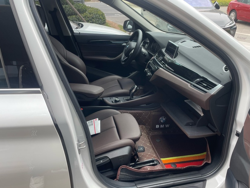 BMW X1 2020 car image #9