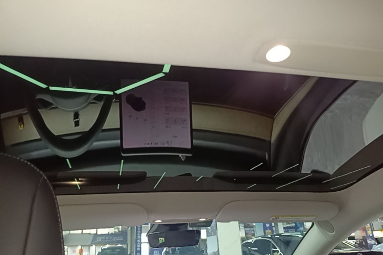 Tesla Model 3 2021 car image #18
