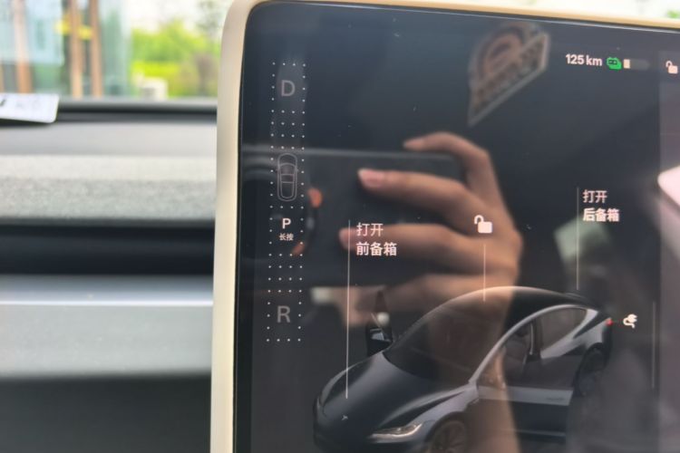 Tesla Model 3 2025 car image #14