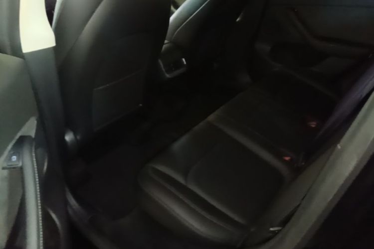 Tesla Model Y 2021 car image #17