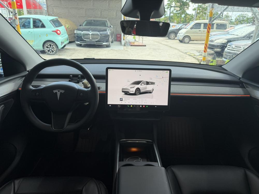 Tesla Model Y 2024 car image #7
