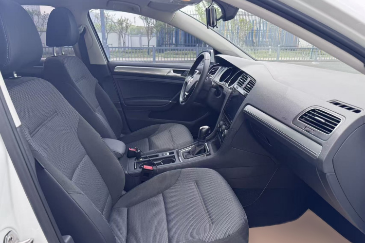 Volkswagen Golf 2020 изображение автомобиля #16