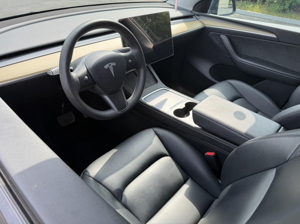 Tesla Model Y 2023 #11 Tesla Model Y 2023 car image #11