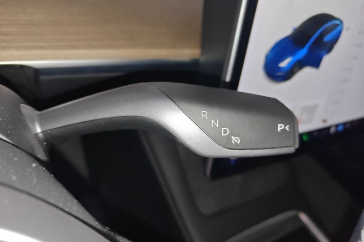 Tesla Model 3 2021 car image #18