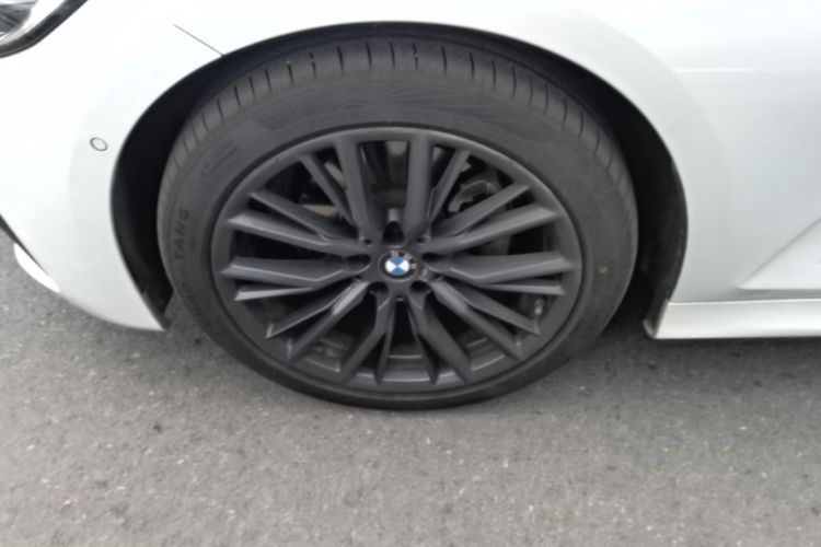 BMW 3 Series 2022 car image #9