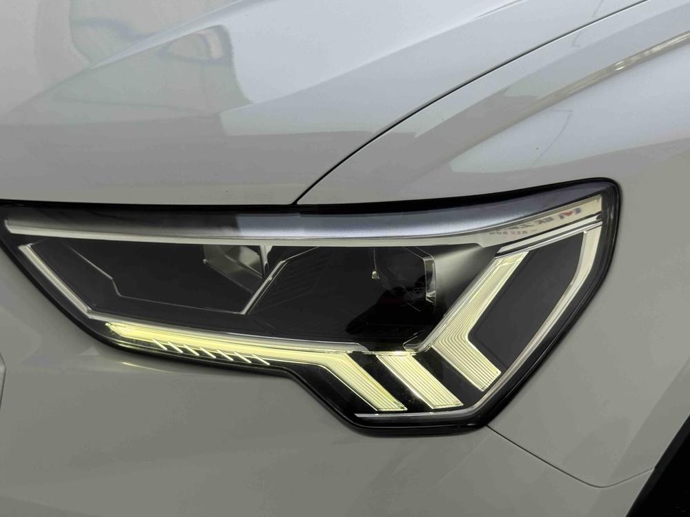 Audi Q3 2022 car image #8
