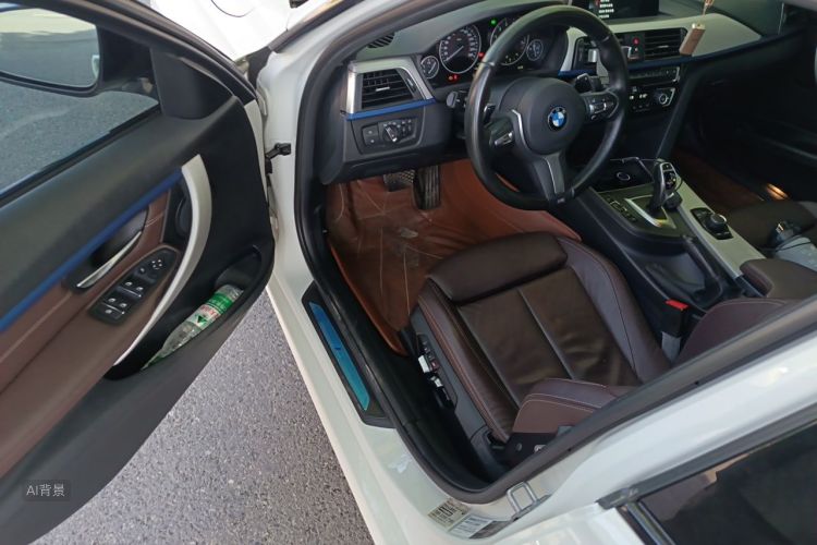 BMW 3 Series 2019 car image #18