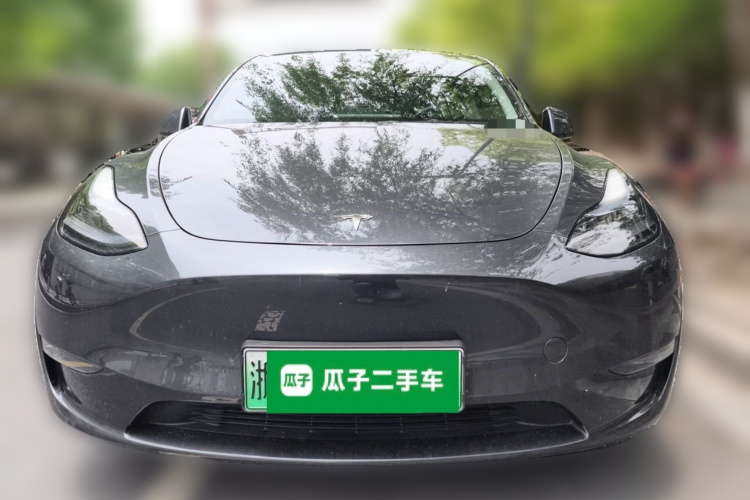 Tesla Model Y 2024 #3 Tesla Model Y 2024 car image #3
