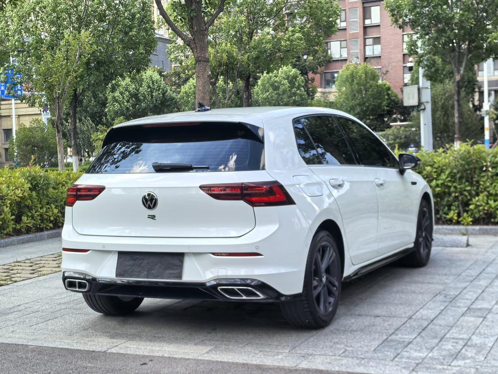 Volkswagen Golf 2022 car image #6