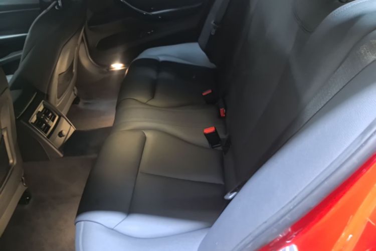 BMW 3 Series 2018 #17 BMW 3 Series 2018 car image #17
